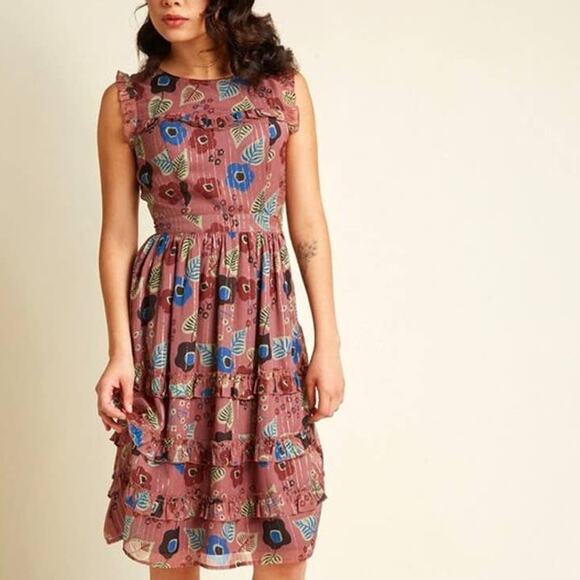 Modcloth Dresses & Skirts - Modcloth Ruffled Floral Midi Dress Womens Small Mauve Purple Metallic Tiered